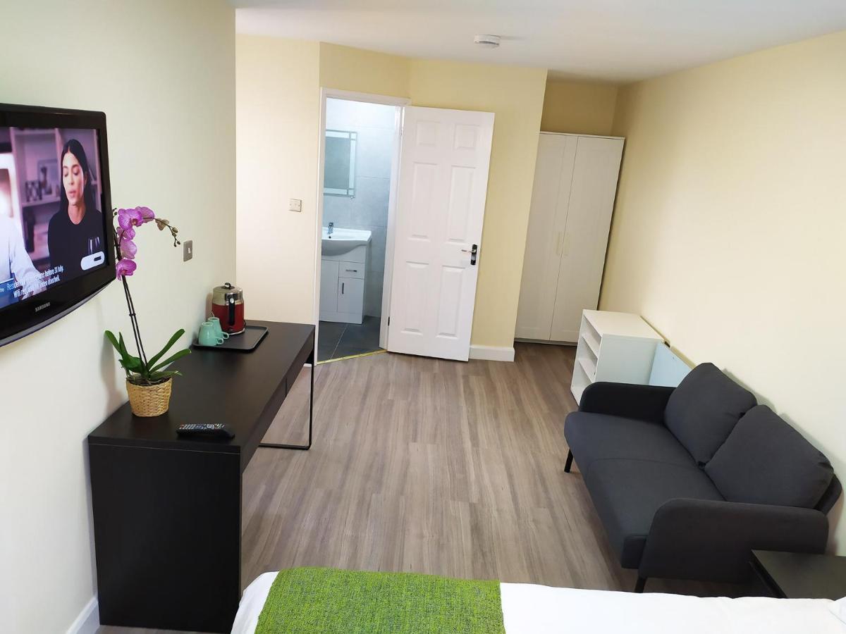The Yew - Self Contained One Bed Flat With Parking * Oxford